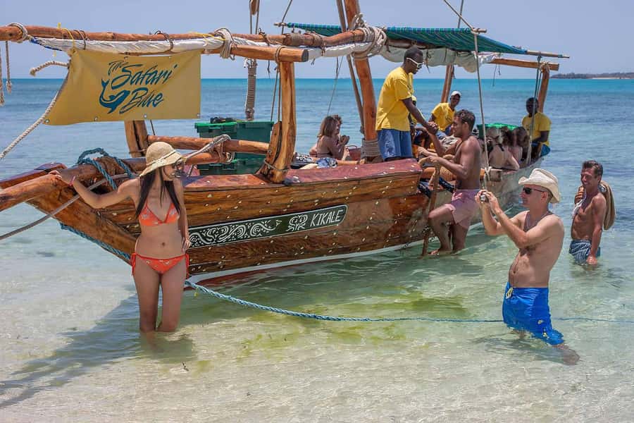 Zanzibar: Safari Blue Day trip with Snorkeling and Lunch - The Blue Lagoon stop and the return sail