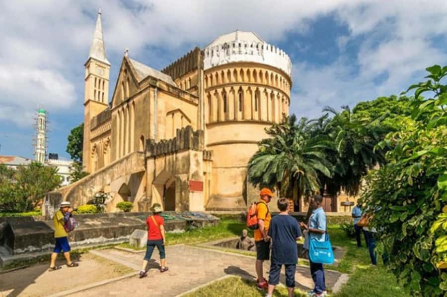 Zanzibar: Stone Town City Tour with Local Guide - Darajani Market and local food