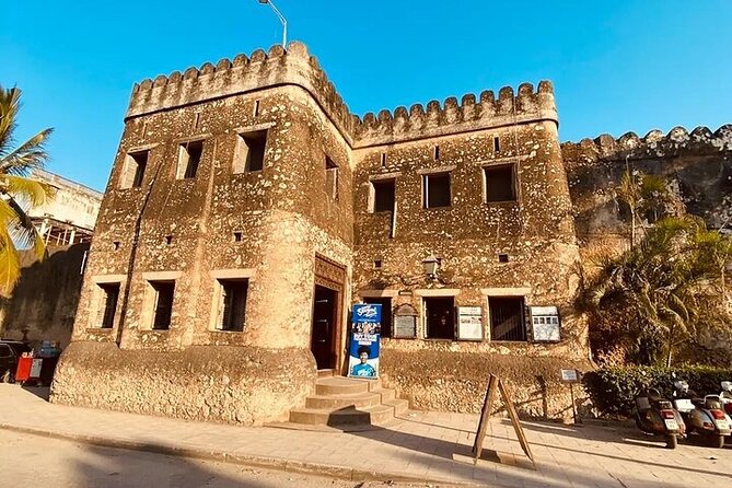 Zanzibar Stone Town Highlight walking tour - House of Wonders and the city’s major landmarks
