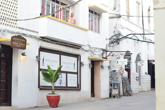 Zanzibar Stone Town Historical Tour and Spice Farm Tour - The Sultan’s Palace in 30 minutes