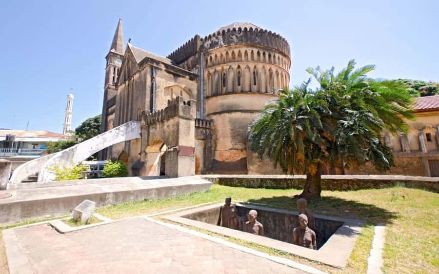 Zanzibar: Stone Town Tour with Slave Market Ticket - Darajani Market and the everyday city