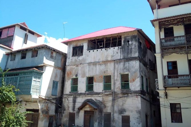 Zanzibar Stone Town Walking Tour - Markets, alleys, and the city between the landmarks