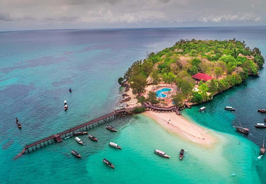 Zanzibar: Tour to Prison Island and Nakupenda sandbank with lunch - The boat ride between the island and sandbank